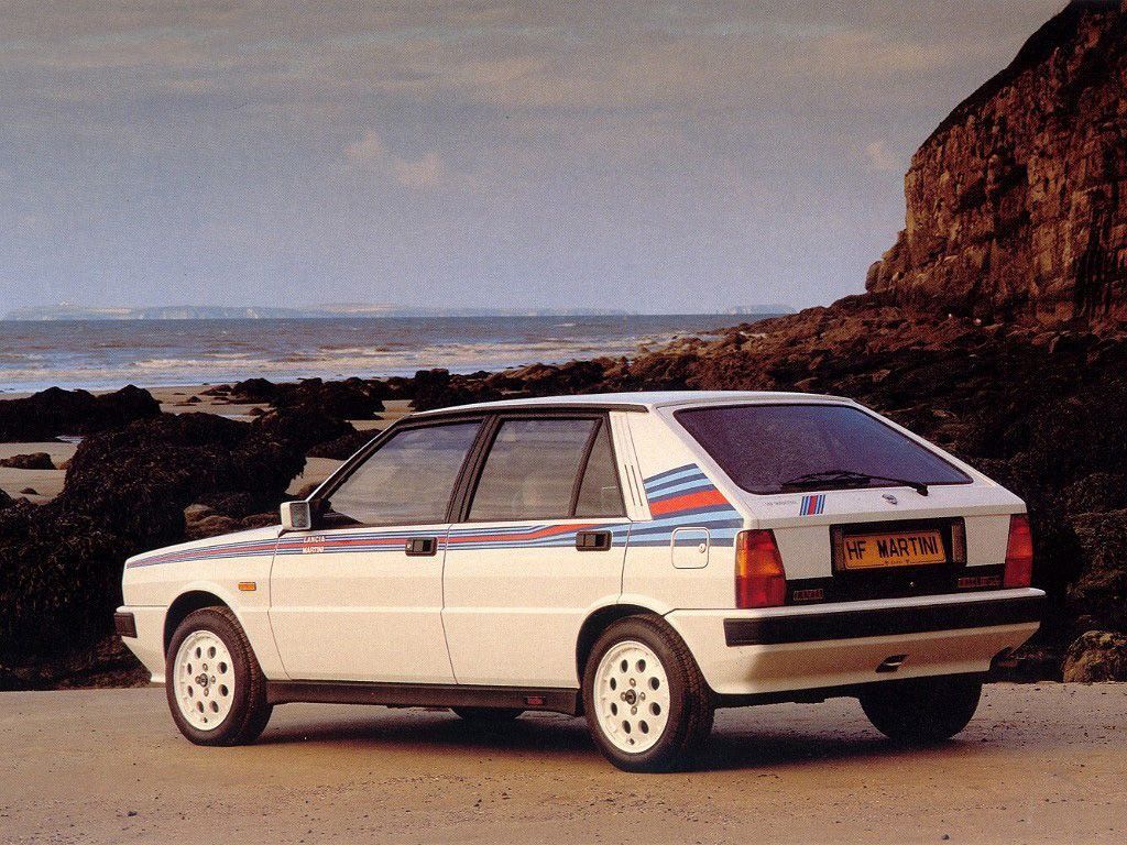 Lancia Delta Martini 1.6 HF Turbo - immagine 17